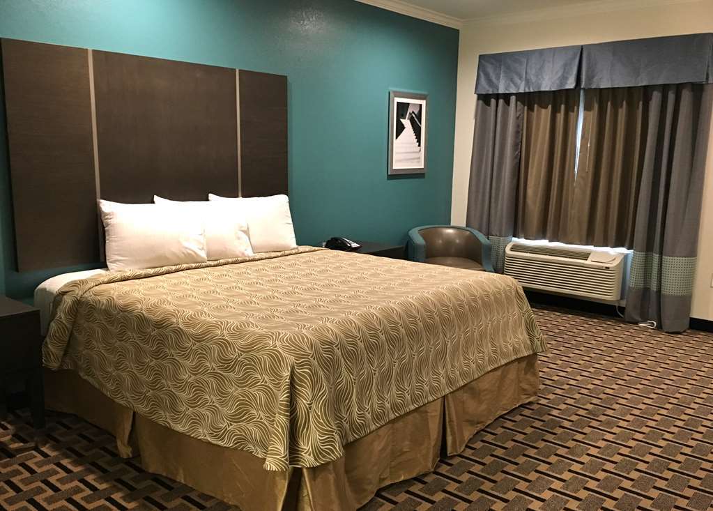 Regency Inn & Suites- Nw Houston Jersey Village Room photo